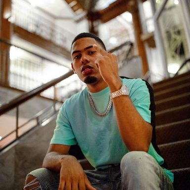 Myke Towers photo 51