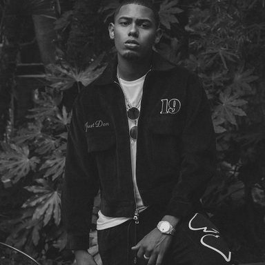 Myke Towers photo 46