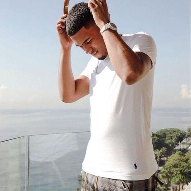 Myke Towers photo 49