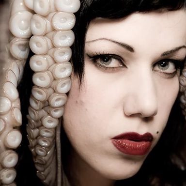 Mz Ann Thropik