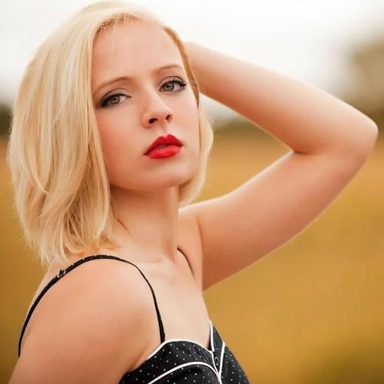 Madilyn Bailey photo 22