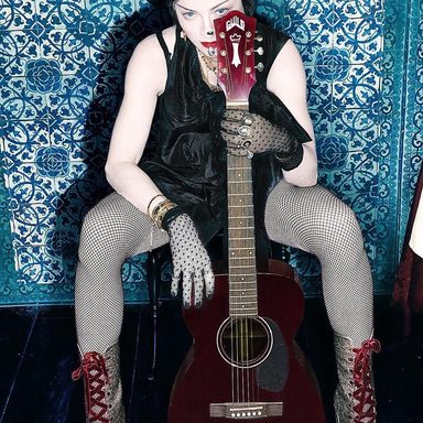 Madonna photo 310