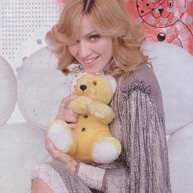 Madonna photo 530