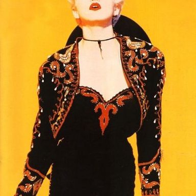 Madonna photo 331