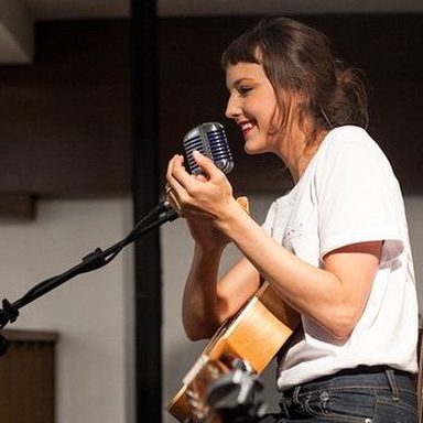 Mallu Magalhães photo 40