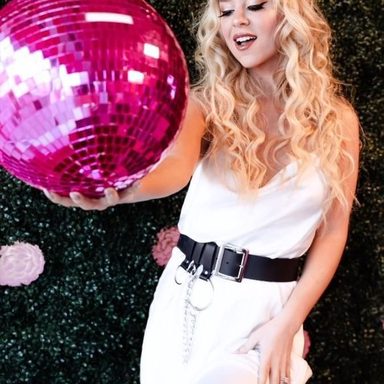 Megan And Liz photo 39