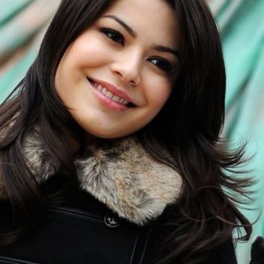 Miranda Cosgrove photo 34
