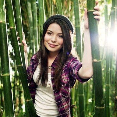 Miranda Cosgrove photo 99