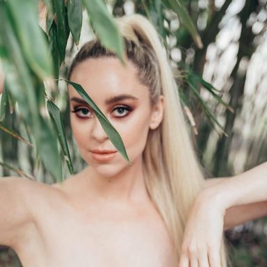 Megan And Liz photo 29