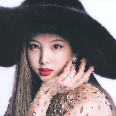 NAYEON photo 33