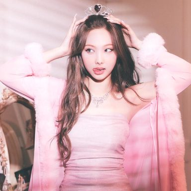 NAYEON photo 28