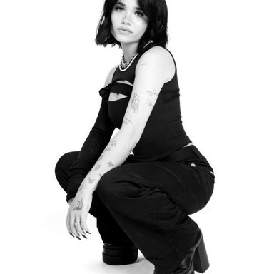 Nessa Barrett photo 36