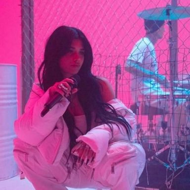 Nessa Barrett photo 44