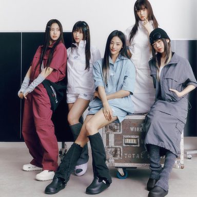 NewJeans photo 23