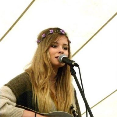 Nina Nesbitt photo 14