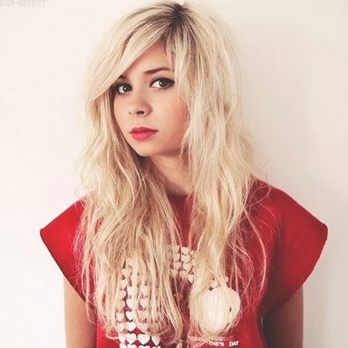 Nina Nesbitt photo 16