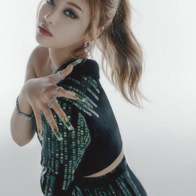 NINGNING (aespa) photo 31