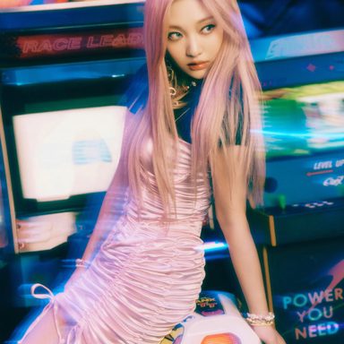 NINGNING (aespa) photo 26