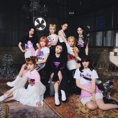 NiziU photo 16