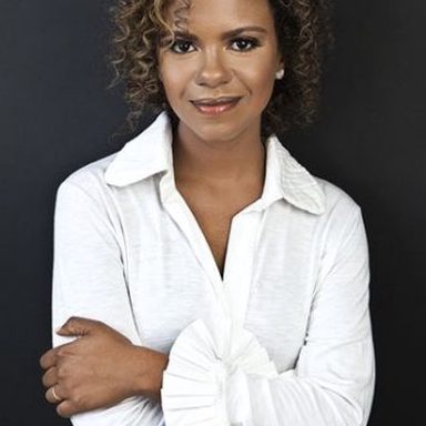 Nívea Soares photo 11