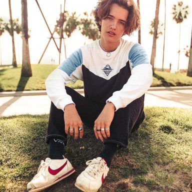 Noah Urrea photo 32