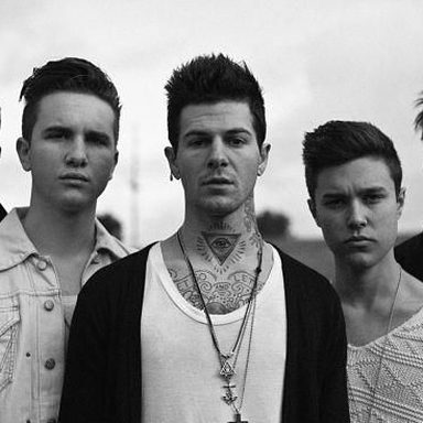 The Neighbourhood photo 24