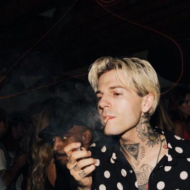 The Neighbourhood photo 39