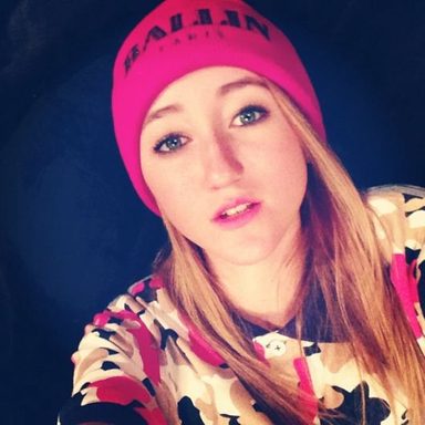 Noah Cyrus photo 30