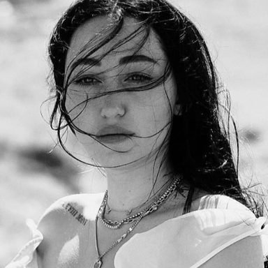 Noah Cyrus photo 19