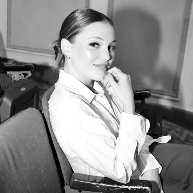 Olivia Holt photo 79