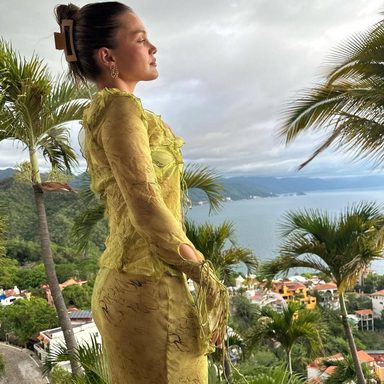 Olivia Holt photo 60