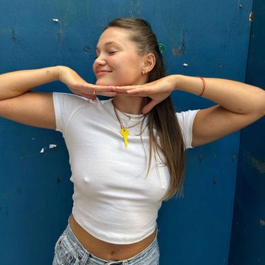 Olivia Holt photo 48