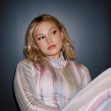 Olivia Holt photo 109