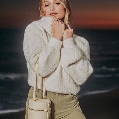 Olivia Holt photo 32