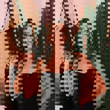 Olivia Holt photo 18