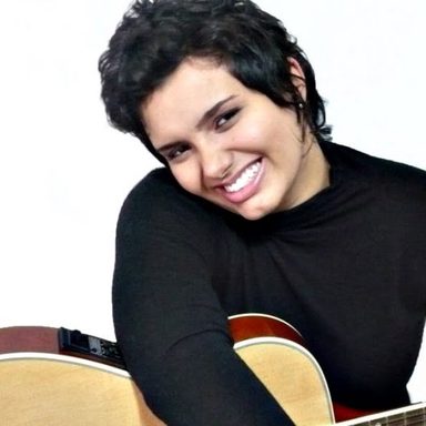 Paola Vegas photo 14