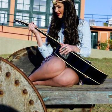 Paola Karime photo 9