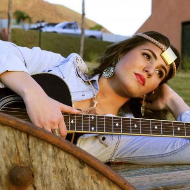 Paola Karime photo 11