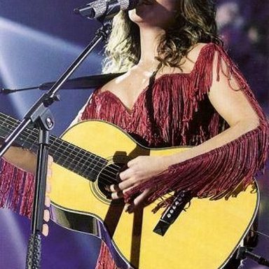 Paula Fernandes photo 18