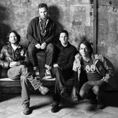 Pearl Jam photo 16