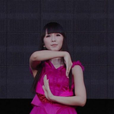 Perfume photo 28