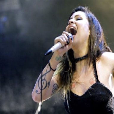 Pitty photo 30