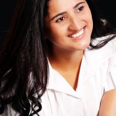 Pryscilla Ribeiro