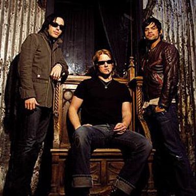 Queens Of The Stone Age photo 39