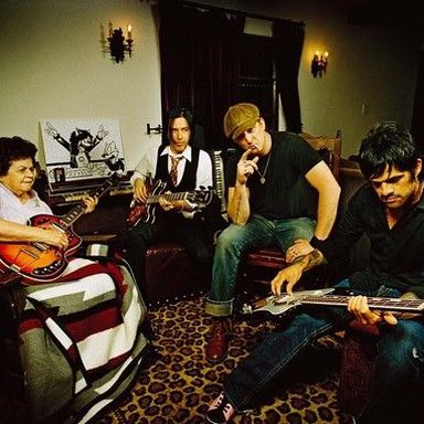 Queens Of The Stone Age photo 25