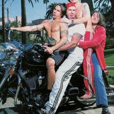 Red Hot Chili Peppers photo 23