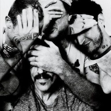Red Hot Chili Peppers photo 25