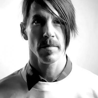 Red Hot Chili Peppers photo 38