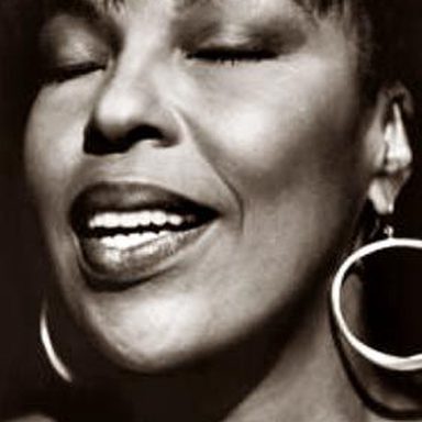 Roberta Flack photo 13