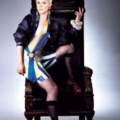 Robyn photo 14